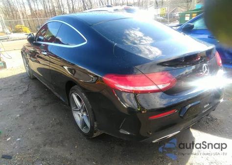 2017 Mercedes-Benz C 300 4Matic z USA, uszkodzony, nr VIN WDDWJ4KB2HF441236